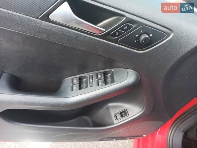 Красный Фольксваген Джетта, объемом двигателя 1.8 л и пробегом 263 тыс. км за 8300 $, фото 12 на Automoto.ua