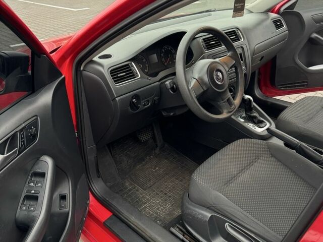 Червоний Фольксваген Джетта, об'ємом двигуна 2 л та пробігом 250 тис. км за 7500 $, фото 9 на Automoto.ua