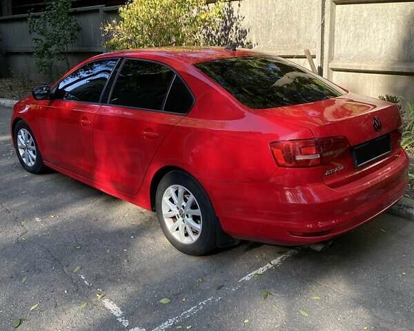 Красный Фольксваген Джетта, объемом двигателя 1.8 л и пробегом 145 тыс. км за 8500 $, фото 2 на Automoto.ua