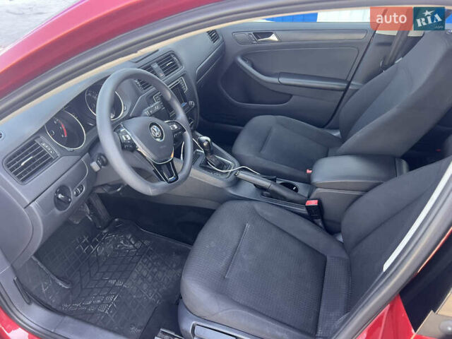 Фольксваген Джетта 2015 у Одесі на Automoto.ua Червоний Фольксваген Джетта, об'ємом двигуна 1.4 л та пробігом 52 тис. км за 8999 $, фото 9 на Automoto.ua