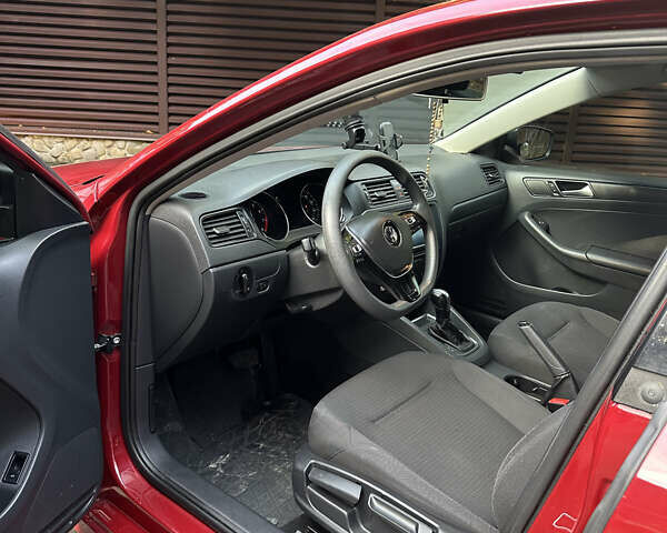 Красный Фольксваген Джетта, объемом двигателя 1.39 л и пробегом 116 тыс. км за 10100 $, фото 11 на Automoto.ua