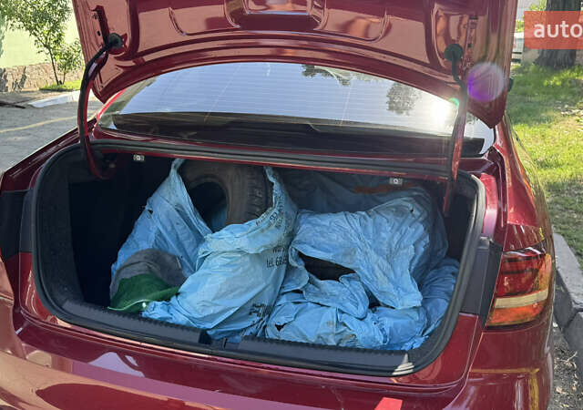 Красный Фольксваген Джетта, объемом двигателя 1.4 л и пробегом 158 тыс. км за 12250 $, фото 7 на Automoto.ua
