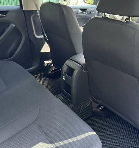 Красный Фольксваген Джетта, объемом двигателя 1.4 л и пробегом 158 тыс. км за 12250 $, фото 6 на Automoto.ua