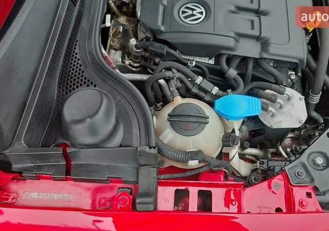 Красный Фольксваген Джетта, объемом двигателя 2 л и пробегом 130 тыс. км за 12200 $, фото 17 на Automoto.ua