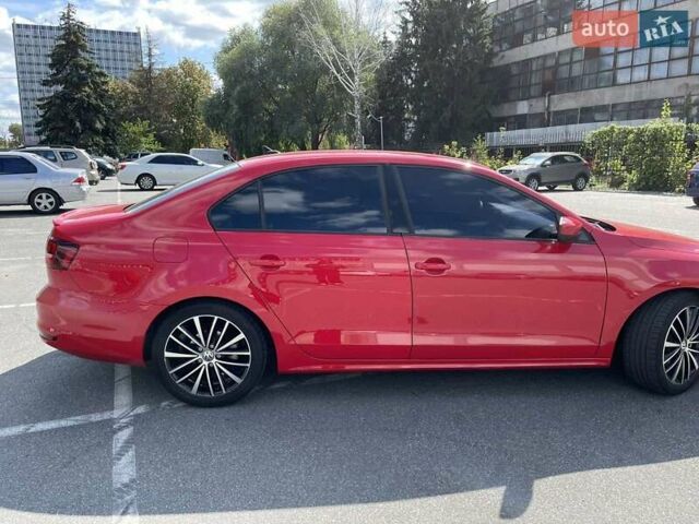 Красный Фольксваген Джетта, объемом двигателя 1.8 л и пробегом 145 тыс. км за 9500 $, фото 3 на Automoto.ua