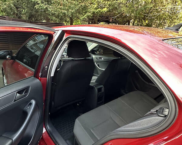 Красный Фольксваген Джетта, объемом двигателя 1.39 л и пробегом 116 тыс. км за 10100 $, фото 9 на Automoto.ua