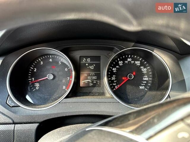 Фольксваген Джетта 2015 у Києві на Automoto.ua Червоний Фольксваген Джетта, об'ємом двигуна 1.4 л та пробігом 182 тис. км за 9400 $, фото 24 на Automoto.ua