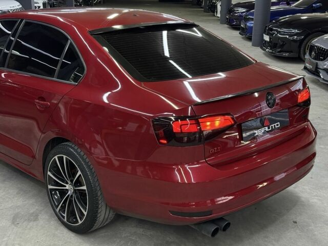 Червоний Фольксваген Джетта, об'ємом двигуна 1.4 л та пробігом 208 тис. км за 9900 $, фото 10 на Automoto.ua