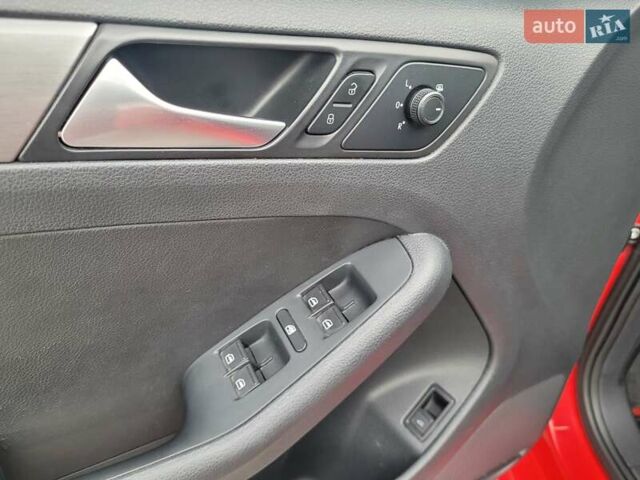 Фольксваген Джетта 2016 у Тернополі на Automoto.ua Червоний Фольксваген Джетта, об'ємом двигуна 1.8 л та пробігом 128 тис. км за 12200 $, фото 24 на Automoto.ua