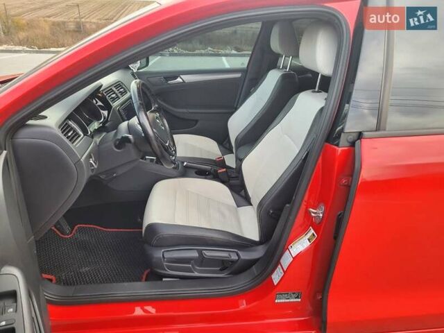 Фольксваген Джетта 2016 у Тернополі на Automoto.ua Червоний Фольксваген Джетта, об'ємом двигуна 1.8 л та пробігом 128 тис. км за 12200 $, фото 26 на Automoto.ua