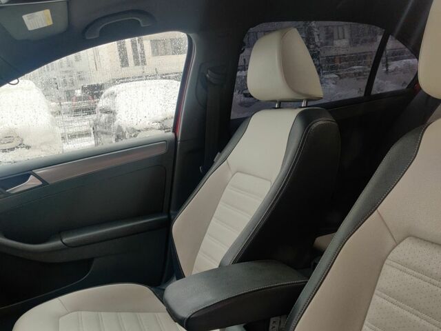 Красный Фольксваген Джетта, объемом двигателя 1.8 л и пробегом 139 тыс. км за 12500 $, фото 6 на Automoto.ua