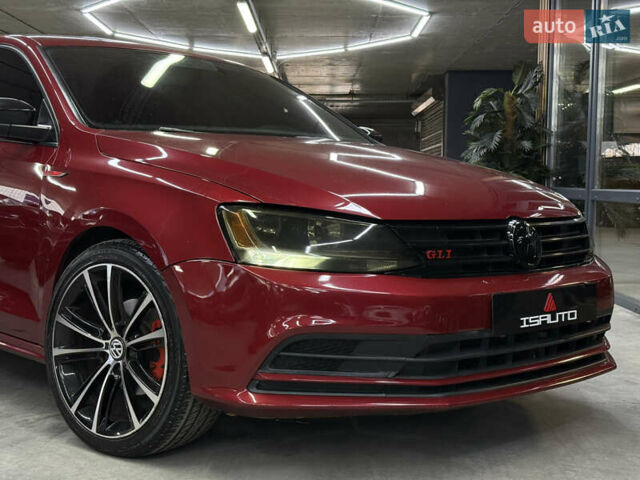 Червоний Фольксваген Джетта, об'ємом двигуна 1.39 л та пробігом 209 тис. км за 9900 $, фото 3 на Automoto.ua