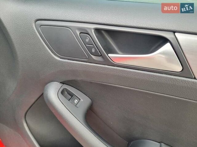 Фольксваген Джетта 2016 у Тернополі на Automoto.ua Червоний Фольксваген Джетта, об'ємом двигуна 1.8 л та пробігом 128 тис. км за 12200 $, фото 16 на Automoto.ua