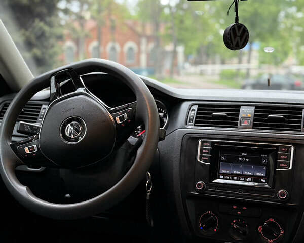 Фольксваген Джетта 2016 в Сумах на Automoto.ua Красный Фольксваген Джетта, объемом двигателя 1.4 л и пробегом 105 тыс. км за 10200 $, фото 28 на Automoto.ua