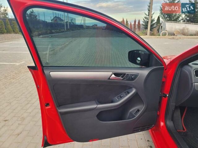 Фольксваген Джетта 2016 у Тернополі на Automoto.ua Червоний Фольксваген Джетта, об'ємом двигуна 1.8 л та пробігом 128 тис. км за 12200 $, фото 18 на Automoto.ua