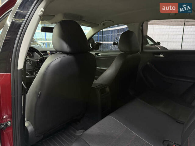 Червоний Фольксваген Джетта, об'ємом двигуна 1.39 л та пробігом 209 тис. км за 9900 $, фото 22 на Automoto.ua