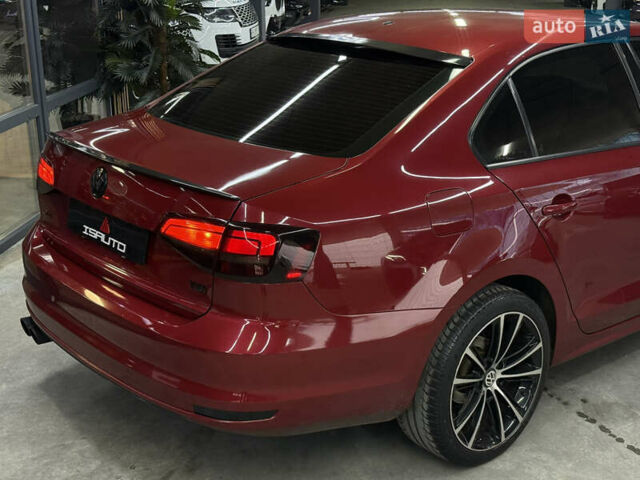 Червоний Фольксваген Джетта, об'ємом двигуна 1.39 л та пробігом 209 тис. км за 9900 $, фото 16 на Automoto.ua