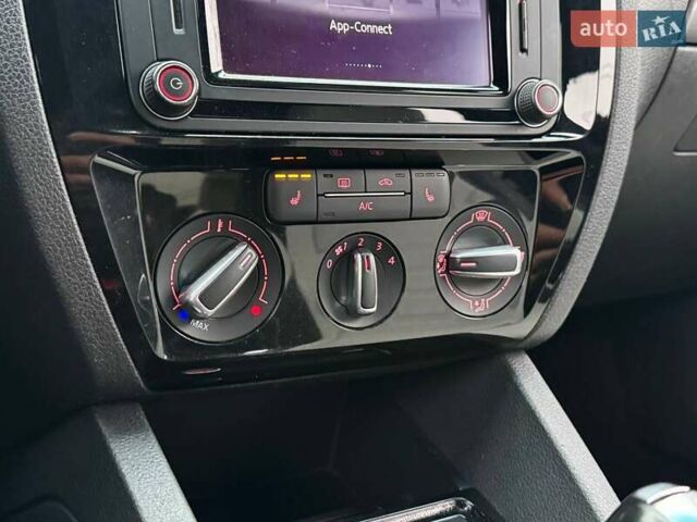 Красный Фольксваген Джетта, объемом двигателя 1.8 л и пробегом 135 тыс. км за 11300 $, фото 32 на Automoto.ua