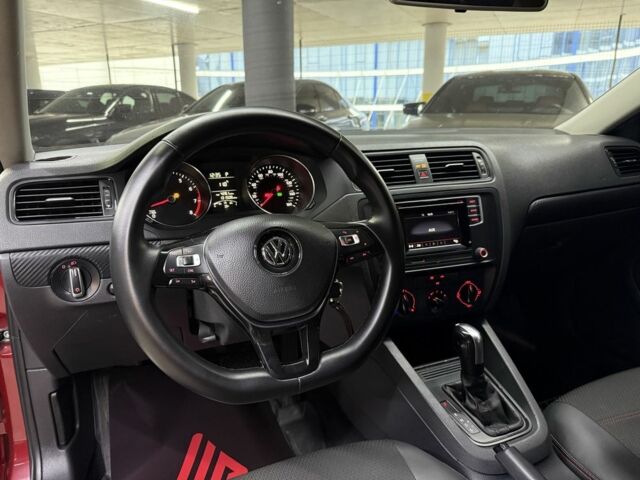 Червоний Фольксваген Джетта, об'ємом двигуна 1.4 л та пробігом 208 тис. км за 9900 $, фото 20 на Automoto.ua