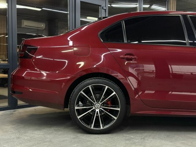 Червоний Фольксваген Джетта, об'ємом двигуна 1.4 л та пробігом 208 тис. км за 9900 $, фото 7 на Automoto.ua