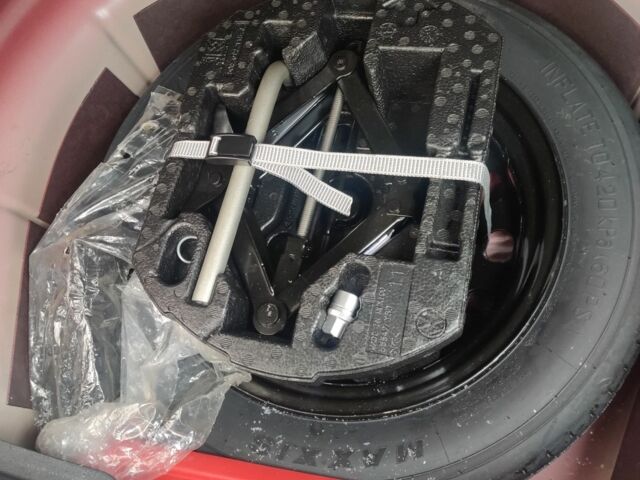 Красный Фольксваген Джетта, объемом двигателя 1.8 л и пробегом 139 тыс. км за 12500 $, фото 8 на Automoto.ua