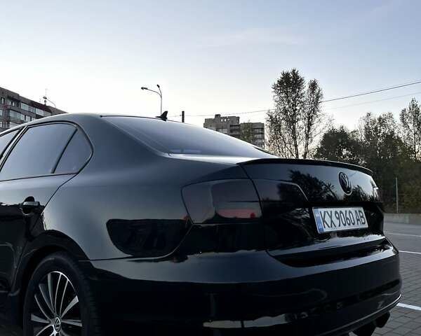 Красный Фольксваген Джетта, объемом двигателя 1.8 л и пробегом 175 тыс. км за 12200 $, фото 1 на Automoto.ua