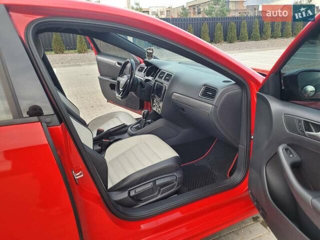 Фольксваген Джетта 2016 у Тернополі на Automoto.ua Червоний Фольксваген Джетта, об'ємом двигуна 1.8 л та пробігом 128 тис. км за 12200 $, фото 23 на Automoto.ua