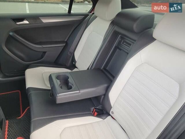 Фольксваген Джетта 2016 у Тернополі на Automoto.ua Червоний Фольксваген Джетта, об'ємом двигуна 1.8 л та пробігом 128 тис. км за 12200 $, фото 17 на Automoto.ua