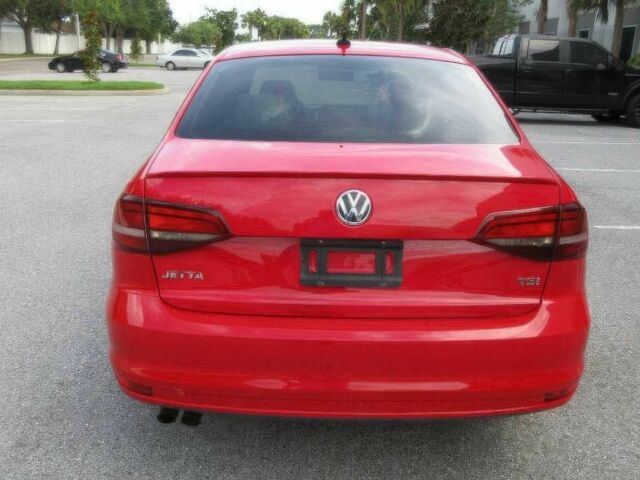 Красный Фольксваген Джетта, объемом двигателя 1.8 л и пробегом 77 тыс. км за 6300 $, фото 6 на Automoto.ua