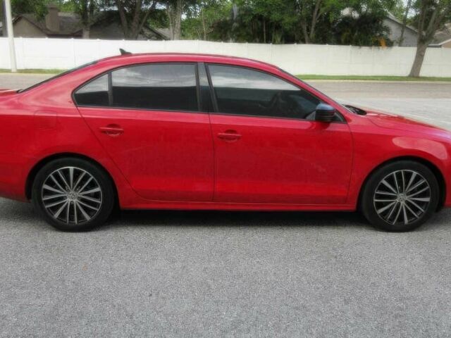 Красный Фольксваген Джетта, объемом двигателя 1.8 л и пробегом 77 тыс. км за 6300 $, фото 3 на Automoto.ua