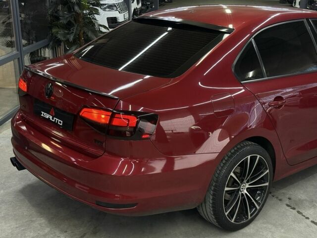 Червоний Фольксваген Джетта, об'ємом двигуна 1.4 л та пробігом 208 тис. км за 9900 $, фото 13 на Automoto.ua