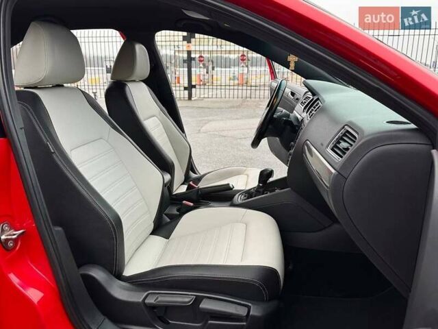 Красный Фольксваген Джетта, объемом двигателя 1.8 л и пробегом 135 тыс. км за 11300 $, фото 22 на Automoto.ua