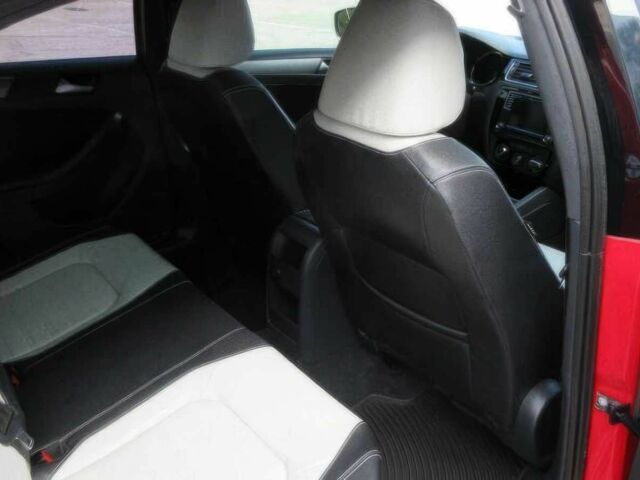 Красный Фольксваген Джетта, объемом двигателя 1.8 л и пробегом 77 тыс. км за 6300 $, фото 11 на Automoto.ua