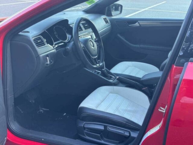 Червоний Фольксваген Джетта, об'ємом двигуна 1.8 л та пробігом 71 тис. км за 11600 $, фото 8 на Automoto.ua