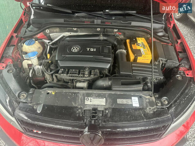 Красный Фольксваген Джетта, объемом двигателя 1.8 л и пробегом 175 тыс. км за 9500 $, фото 2 на Automoto.ua