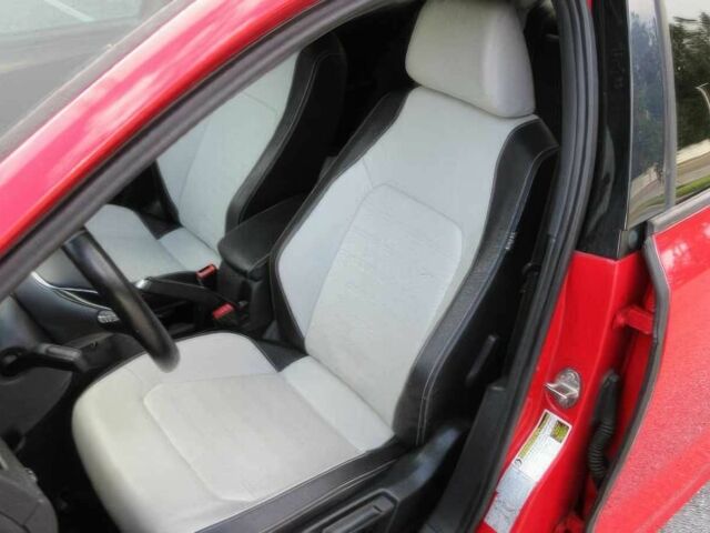 Красный Фольксваген Джетта, объемом двигателя 1.8 л и пробегом 77 тыс. км за 6300 $, фото 9 на Automoto.ua