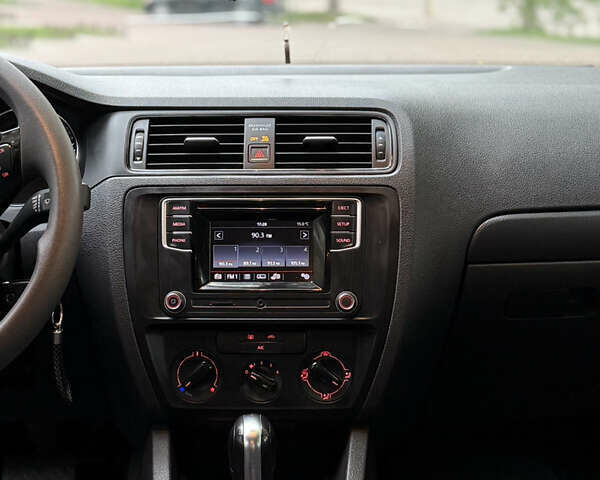 Фольксваген Джетта 2016 в Сумах на Automoto.ua Красный Фольксваген Джетта, объемом двигателя 1.4 л и пробегом 105 тыс. км за 10200 $, фото 29 на Automoto.ua