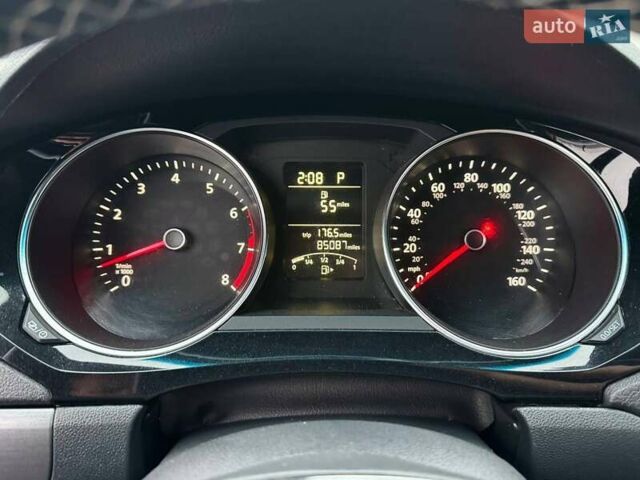 Красный Фольксваген Джетта, объемом двигателя 1.8 л и пробегом 135 тыс. км за 11300 $, фото 28 на Automoto.ua