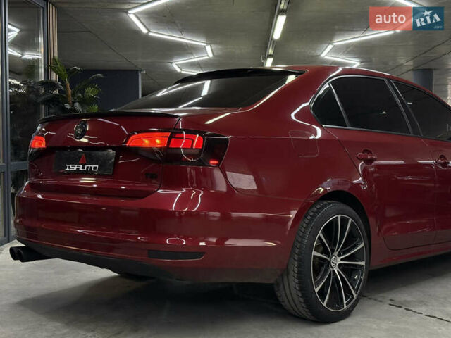 Червоний Фольксваген Джетта, об'ємом двигуна 1.39 л та пробігом 209 тис. км за 9900 $, фото 17 на Automoto.ua