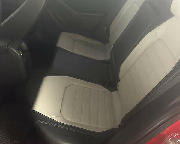 Красный Фольксваген Джетта, объемом двигателя 1.8 л и пробегом 175 тыс. км за 9500 $, фото 7 на Automoto.ua