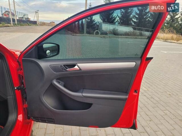 Фольксваген Джетта 2016 у Тернополі на Automoto.ua Червоний Фольксваген Джетта, об'ємом двигуна 1.8 л та пробігом 128 тис. км за 12200 $, фото 13 на Automoto.ua