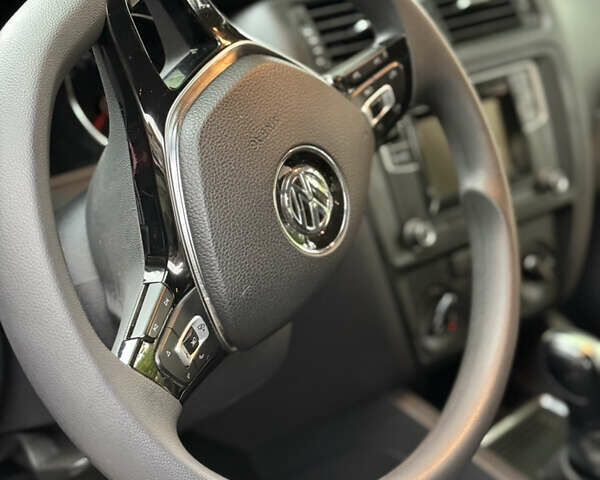 Фольксваген Джетта 2016 в Сумах на Automoto.ua Красный Фольксваген Джетта, объемом двигателя 1.4 л и пробегом 105 тыс. км за 10200 $, фото 31 на Automoto.ua