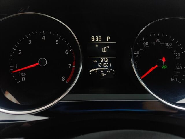 Красный Фольксваген Джетта, объемом двигателя 1.8 л и пробегом 139 тыс. км за 12500 $, фото 10 на Automoto.ua