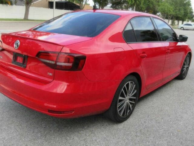 Красный Фольксваген Джетта, объемом двигателя 1.8 л и пробегом 77 тыс. км за 6300 $, фото 7 на Automoto.ua