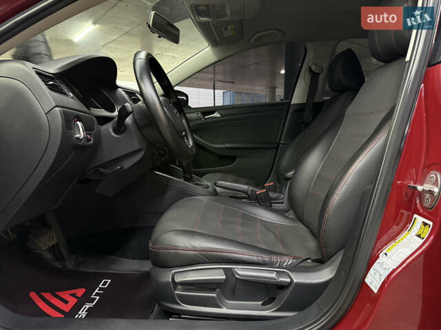 Червоний Фольксваген Джетта, об'ємом двигуна 1.39 л та пробігом 209 тис. км за 9900 $, фото 20 на Automoto.ua