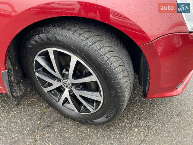 Червоний Фольксваген Джетта, об'ємом двигуна 1.4 л та пробігом 160 тис. км за 9950 $, фото 18 на Automoto.ua