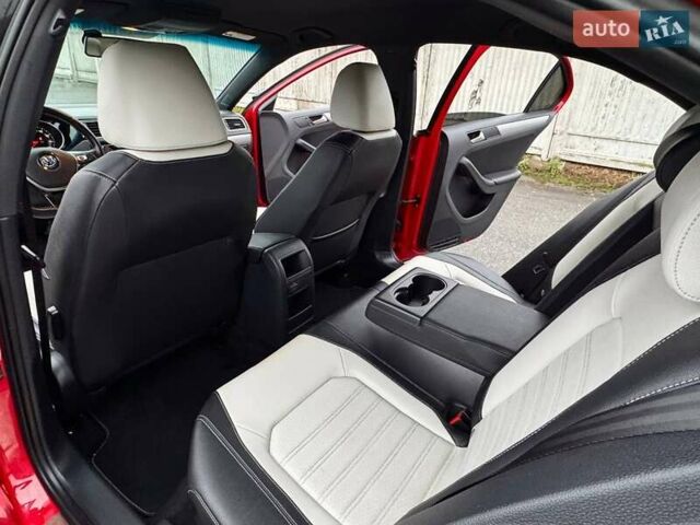 Красный Фольксваген Джетта, объемом двигателя 1.8 л и пробегом 135 тыс. км за 11300 $, фото 19 на Automoto.ua