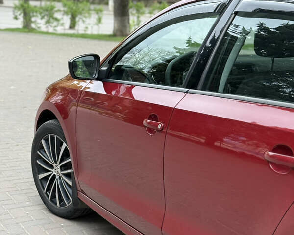 Фольксваген Джетта 2016 в Сумах на Automoto.ua Красный Фольксваген Джетта, объемом двигателя 1.4 л и пробегом 105 тыс. км за 10200 $, фото 10 на Automoto.ua