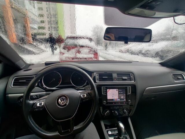 Красный Фольксваген Джетта, объемом двигателя 1.8 л и пробегом 139 тыс. км за 12500 $, фото 9 на Automoto.ua