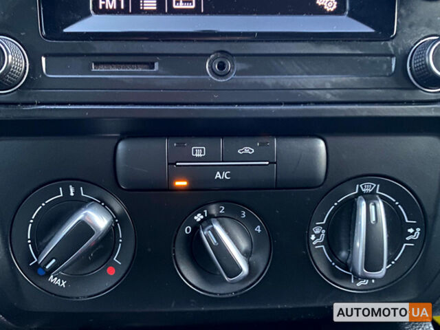 Красный Фольксваген Джетта, объемом двигателя 1.4 л и пробегом 88 тыс. км за 11700 $, фото 12 на Automoto.ua